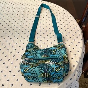 New summertime Baggalini crossbody purse.